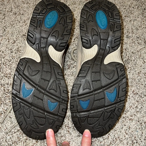 Cabelas Women’s Dry Plus Lace Up Tan Shoes - Picture 9 of 10